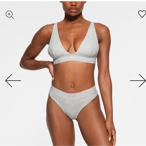 NWOT - Bundle - Skims “The Plunge” bralettes